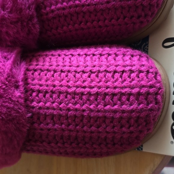 DEARFOAMS BRAND WOMENS PINK MEMORY FOAM SLIPPERS SIZE SMALL 5-6 - Picture 2 of 12